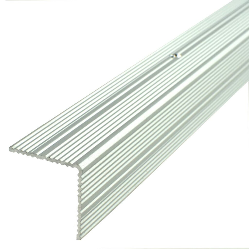 Kątownik Aspro 30x30 ALU srebro 01