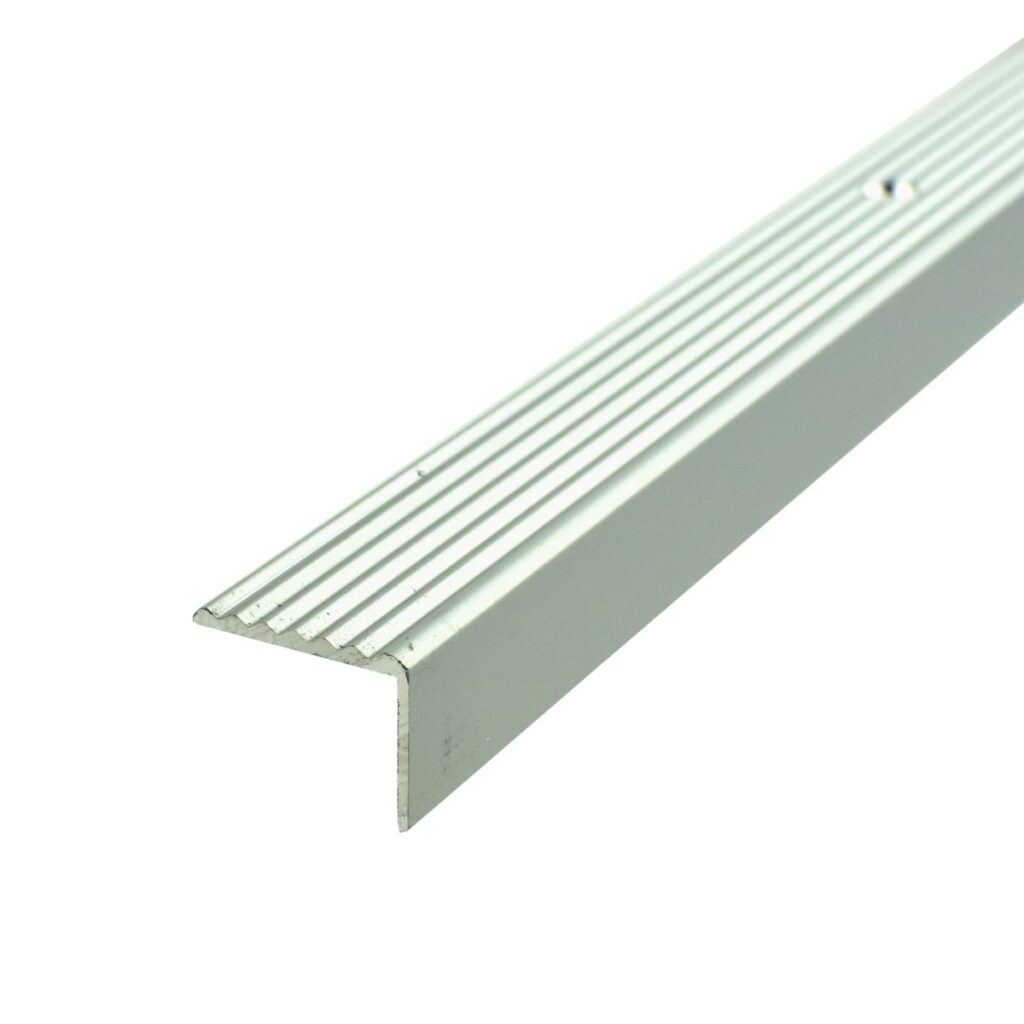 Kątownik Borck 19x15 ALU srebro 01