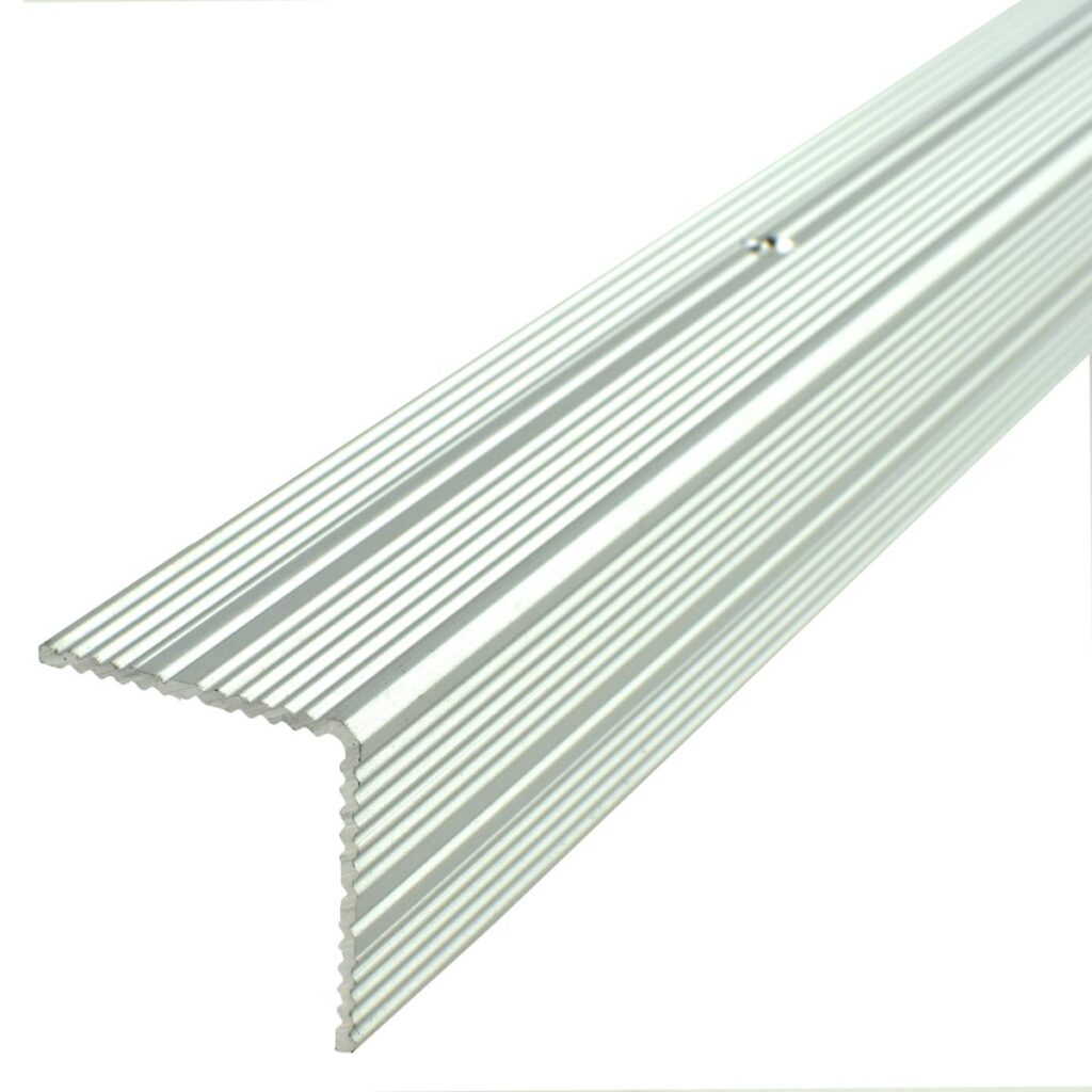 Kątownik Borck 30x30 ALU srebro 01