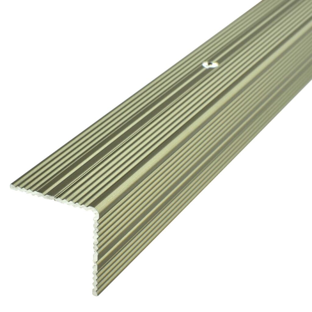 Kątownik Aspro 30x30 ALU szampański 04